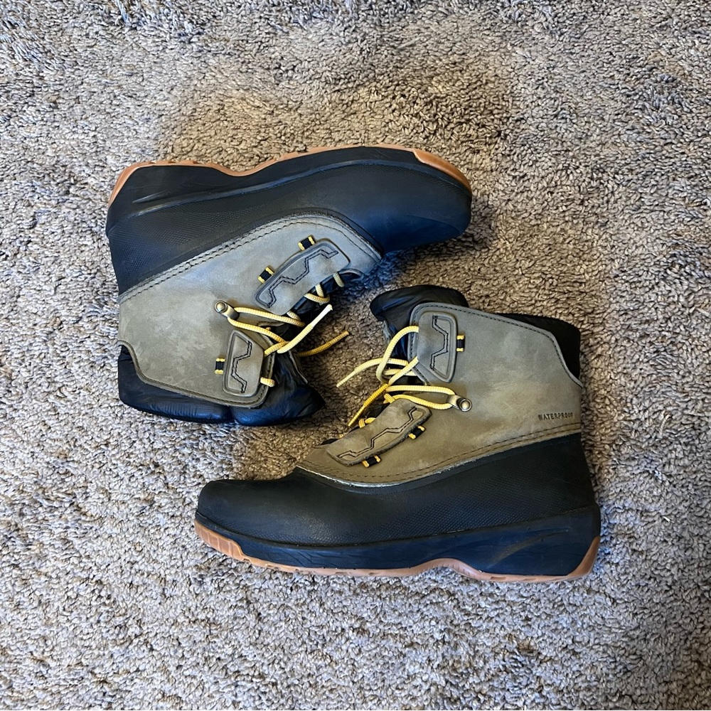 The North Face Insulated Waterproof Boots - Picture 3 of 12